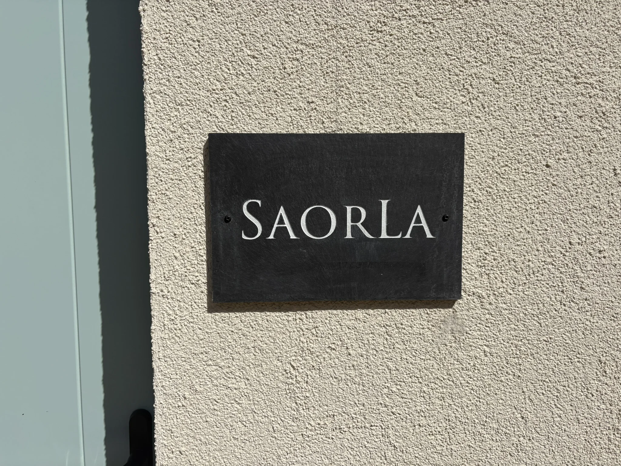 Saorla, Outside View